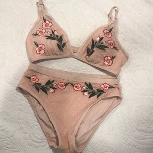 Gianni Bini light pink 2 piece swimsuit